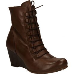 BOTKI CASU 112. Brązowe botki damskie Casu, bez obcasa, bez zapięcia. Za 119,99 zł.