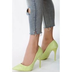 Zielone Szpilki Plume. Zielone szpilki Multu, bez wzorów, bez obcasa, na szpilce, bez zapięcia. Za 29,99 zł.