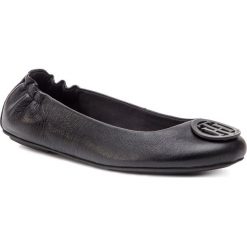 Baleriny TOMMY HILFIGER - Flexible Leather Ballerina FW0FW04073 Black 990. Czarne baleriny damskie TOMMY HILFIGER, bez wzorów, ze skóry, bez obcasa. Za 399,00 zł.