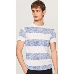 T-shirty męskie: T-shirt w paski – Granatowy