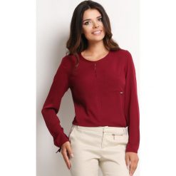 Bordowa Elegancka Bluzka z Pęknięciem przy Dekolcie. Czerwone bluzki damskie Molly.pl, na co dzień, s, bez wzorów, eleganckie, bez kołnierzyka, z długim rękawem. Za 95,90 zł.