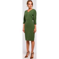 Sukienka z kimonową górą zielona - 2xl. Zielone sukienki damskie e-margeritka.pl, na co dzień, s, bez wzorów, z poliesteru, eleganckie, z klasycznym kołnierzykiem, z długim rękawem, długie, maxi, ołówkowe. Za 154,99 zł.