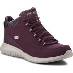 Sneakersy SKECHERS - Just Chill 12918/BURG Burgundy. Czerwone półbuty damskie Skechers, bez wzorów, ze skóry, bez obcasa, na płaskiej podeszwie, bez zapięcia. W wyprzedaży za 269,00 zł.