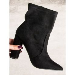 Czarne zamszowe botki LEILANI. Brązowe botki zamszowe marki SMALL SWAN. Za 129,90 zł.