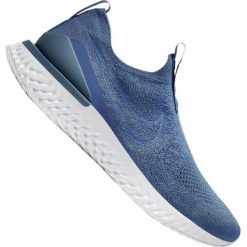 Niebieskie Buty Nike Epic Phantom React Flyknit M BV0417-401. Niebieskie buty sportowe męskie Nike, z dzianiny, bez zapięcia, do biegania. W wyprzedaży za 679,00 zł.