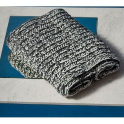 KOMIN MĘSKI. Szare szaliki męskie Top Secret, bez wzorów, z dzianiny. W wyprzedaży za 29,99 zł.