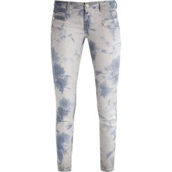 Freeman T. Porter ALEXA CROPPED Jeansy Slim fit original. Szare rurki damskie Freeman T. Porter, z elastanu. W wyprzedaży za 227,40 zł.