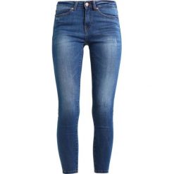 Noisy May NMLUCY Jeans Skinny Fit medium blue. Niebieskie boyfriendy damskie Noisy May. Za 179,00 zł.