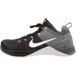 Nike Performance METCON DSX FLYKNIT 2 Obuwie treningowe black/white/dark grey/wolf grey. Czarne buty sportowe męskie Nike Performance, z materiału. Za 629,00 zł.