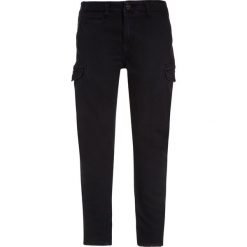 Petrol Industries TROUSERS Bojówki deep navy. Niebieskie jeansy chłopięce marki Petrol Industries. W wyprzedaży za 167,20 zł.