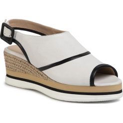 Espadryle UNISA - Jabir Sty Ivory/Blk. Białe espadryle damskie Unisa, bez wzorów, ze skóry, bez obcasa, na obcasie. Za 469,00 zł.