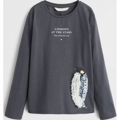 Mango Kids - Longsleeve dziecięcy Pingu 110-164 cm. Szare bluzki dziewczęce Mango Kids, z aplikacjami, z bawełny, z okrągłym kołnierzem, z długim rękawem, długie, bez kaptura. Za 59,90 zł.