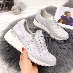 Sneakersy skórzane na koturnie ażurowe srebrne Vinceza - srebrny. Szare sneakersy damskie Vinceza. Za 179,99 zł.