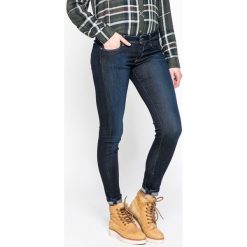 Pepe Jeans - Jeansy Cher. Niebieskie jeansy damskie skinny marki Pepe Jeans, z elastanu, z obniżonym stanem. W wyprzedaży za 239,90 zł.