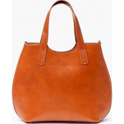 Skórzana Torba In pelle Exclusive Camel. Brązowe torebki klasyczne damskie marki Vera Pelle, w paski, ze skóry, na ramię. Za 279,90 zł.