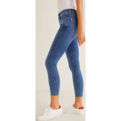 Mango - Jeansy Isa. Jeansy damskie Mango. W wyprzedaży za 99,90 zł.