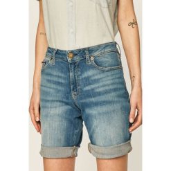 Tommy Jeans - Szorty jeansowe. Niebieskie szorty damskie Tommy Jeans, bez wzorów, z elastanu, casualowe. Za 299,90 zł.