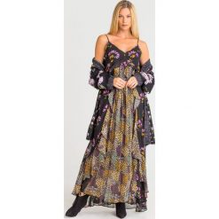 SUKIENKA TWINSET. Czarne sukienki damskie Twinset, na co dzień, z aplikacjami, z materiału, z włoskim kołnierzykiem, bez rękawów, maxi, proste. Za 1619,00 zł.
