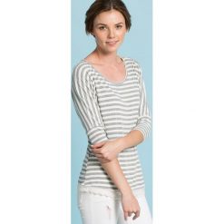 Answear - Bluzka. Fioletowe bluzki damskie ANSWEAR, na co dzień, s, bez wzorów, z poliesteru, casualowe, bez kołnierzyka, bez rękawów. W wyprzedaży za 34,90 zł.
