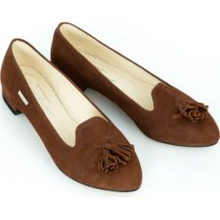 Nubukowe baleriny z ostrym czubkiem - skóra naturalna - model 045 - kolor brązowy przecierka. Pomarańczowe baleriny damskie Zapato, bez wzorów, z jeansu, klasyczne, bez obcasa, na obcasie. W wyprzedaży za 179,40 zł.