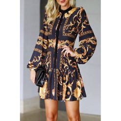 Sukienka LUSSY. Sukienki damskie IVET, na co dzień, bez wzorów, eleganckie, bez kołnierzyka, z krótkim rękawem, krótkie, mini. W wyprzedaży za 89,00 zł.