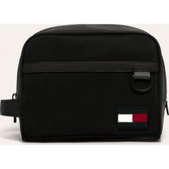 Tommy Hilfiger - Kosmetyczka. Czarne kosmetyczki męskie TOMMY HILFIGER, bez wzorów, z poliesteru. Za 229,90 zł.