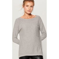 Sweter z kieszonką - Szary. Szare swetry klasyczne damskie marki Mohito, l. Za 89,99 zł.