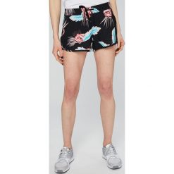 Roxy - Szorty. Szare spodenki sportowe męskie Roxy, m, z elastanu. W wyprzedaży za 129,90 zł.