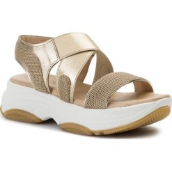 Sandały TOGOSHI - TG-10-02-000057 627. Żółte klapki damskie Togoshi, bez wzorów, ze skóry, bez obcasa. Za 399,00 zł.