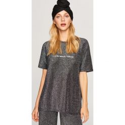 Błyszczący t-shirt - Czarny. Czarne t-shirty damskie marki Reserved, l. Za 49,99 zł.
