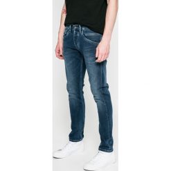 Pepe Jeans - Jeansy Cash St-Track. Niebieskie jeansy męskie regular Pepe Jeans. W wyprzedaży za 279,90 zł.