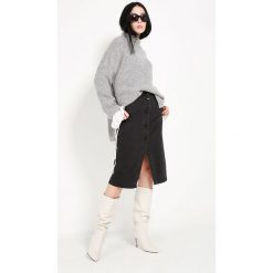 Spódnica - 70-3114 NERO. Czarne spódniczki damskie Unisono, na co dzień, s, bez wzorów, z elastanu, proste. Za 59,00 zł.