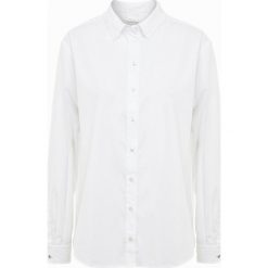 BOSS CASUAL CEPUZLE Koszula white. Białe koszule damskie BOSS Casual, na co dzień, bez wzorów, z bawełny, casualowe, bez kołnierzyka, bez rękawów. Za 499,00 zł.
