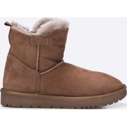 Tamaris - Śniegowce. Brązowe buty zimowe damskie marki Tamaris, z materiału, z okrągłym noskiem, na obcasie. W wyprzedaży za 239,90 zł.