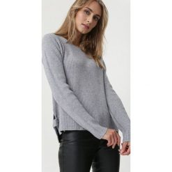 Jasnoszary Sweter Shicho. Szare swetry damskie Born2be, xl, bez wzorów, bez rękawów, bez kaptura. Za 69,99 zł.