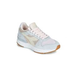 Buty Diadora TITAN WN REBORN. Różowe trampki i tenisówki damskie Diadora, bez wzorów, bez zapięcia. Za 199,50 zł.