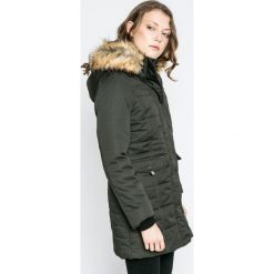 Vero Moda - Kurtka. Zielone kurtki damskie Vero Moda, s, bez wzorów, z poliesteru, długie, z kapturem. W wyprzedaży za 139,90 zł.