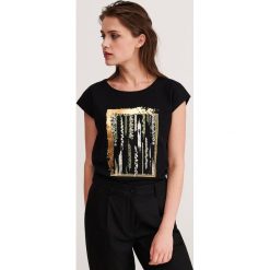 T-shirt z aplikacją - Czarny. Czarne t-shirty damskie Reserved, s, z aplikacjami. Za 49,99 zł.
