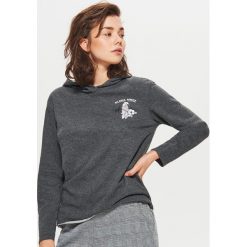 Bluza z kapturem - Szary. Szare bluzy z kapturem damskie Cropp, m. W wyprzedaży za 29,99 zł.