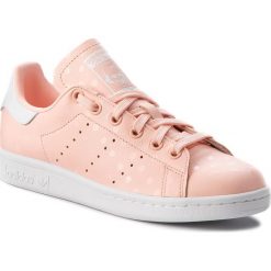 Buty adidas - Stan Smith W B41623 Hazcor/Hazcor/Ftwwht. Różowe buty sportowe damskie Adidas, na co dzień, bez wzorów, ze skóry ekologicznej, bez obcasa, na płaskiej podeszwie, bez zapięcia. W wyprzedaży za 269,00 zł.