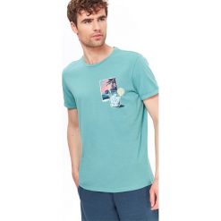 T-shirty męskie: T-SHIRT MĘSKI Z NADRUKIEM