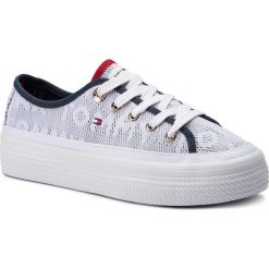 Tenisówki TOMMY HILFIGER - Jacquard Flatform Sneaker FW0FW04071 White 100. Białe półbuty damskie TOMMY HILFIGER, bez wzorów, z gumy, bez zapięcia. Za 359,00 zł.
