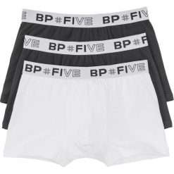 Bokserki (3 pary) bonprix szary/biały. Szare bokserki męskie marki bonprix, z napisami. Za 44,97 zł.