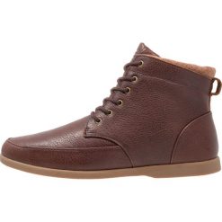 Buty zimowe męskie: Clae HAMILTON Botki sznurowane cocoa