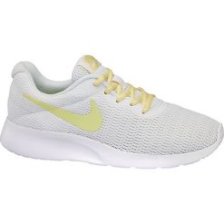 Sneakersy damskie Nike Tanjun NIKE białe. Białe sneakersy damskie Nike, z materiału. Za 279,90 zł.