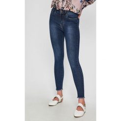 Answear - Jeansy. Niebieskie jeansy damskie ANSWEAR, s, bez wzorów, z elastanu. W wyprzedaży za 69,90 zł.