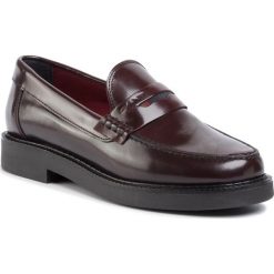 Lordsy GANT - Kelly 19571895 Port Red G537. Czerwone półbuty damskie GANT, bez wzorów, ze skóry ekologicznej, bez obcasa, na płaskiej podeszwie, bez zapięcia. W wyprzedaży za 459,00 zł.