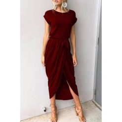 Sukienka DAMITA BORDO. Czerwone sukienki damskie IVET, na co dzień, s, w paski, bez kołnierzyka, bez rękawów, długie. W wyprzedaży za 49,00 zł.