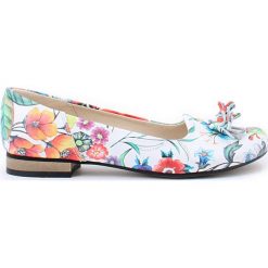 Klasyczne baleriny z frędzlami - skóra naturalna - model 009 – motyw kwiatowy. Szare baleriny damskie Zapato, bez wzorów, ze skóry, eleganckie, na niskim obcasie, na obcasie. W wyprzedaży za 173,40 zł.