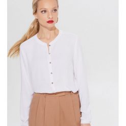 Bluzka z wiskozy - Biały. Białe bluzki damskie Mohito, bez wzorów, z wiskozy, bez kołnierzyka, bez rękawów. Za 59,99 zł.